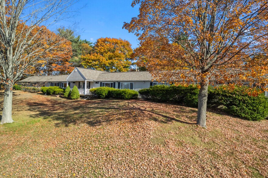 More Photos Of 79 Old Post Rd, Kittery Hotel For Sale