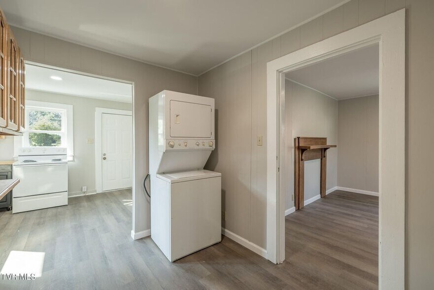 More Photos Of 457 E Bernard Ave, Greeneville General Retail For Sale