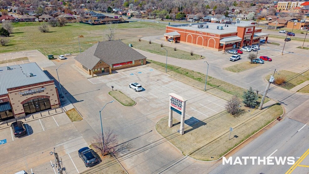 More Photos Of 301 S Mustang Rd, Yukon Medical For Sale