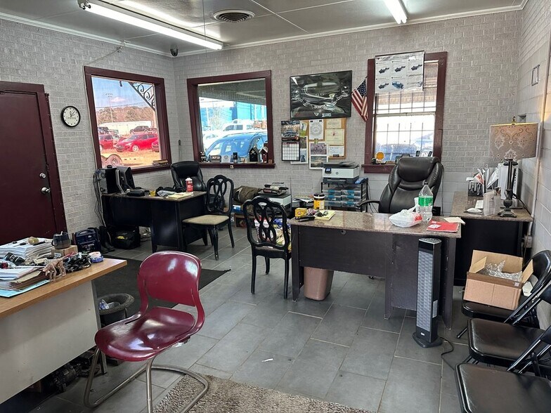 More Photos Of 410 Highway 51, Brookhaven Auto Dealership For Sale