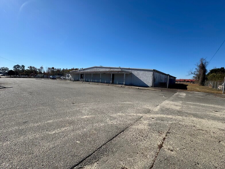 More Photos Of 435 Georgetown hwy, Johnsonville Self Storage For Sale