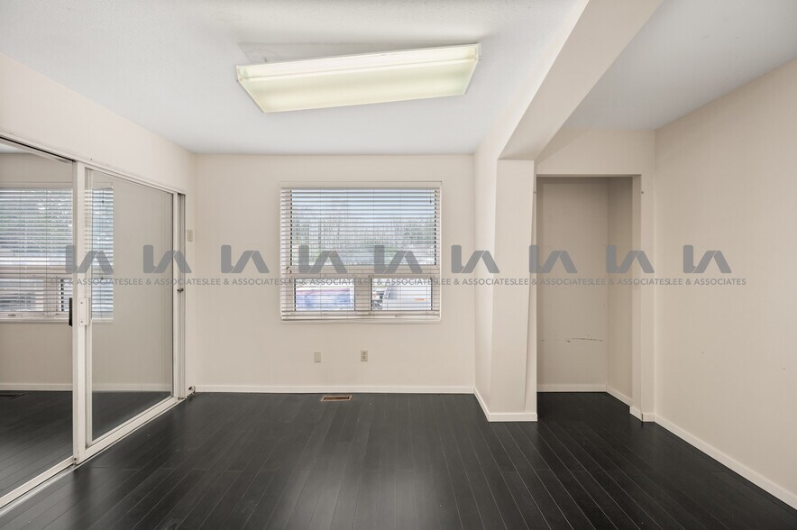 More Photos Of 2727 Dixon St, Port Coquitlam Industrial For Sale