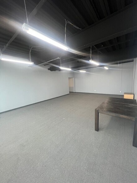 More Photos Of 133 N Locust Hill Dr, Lexington Self Storage For Lease