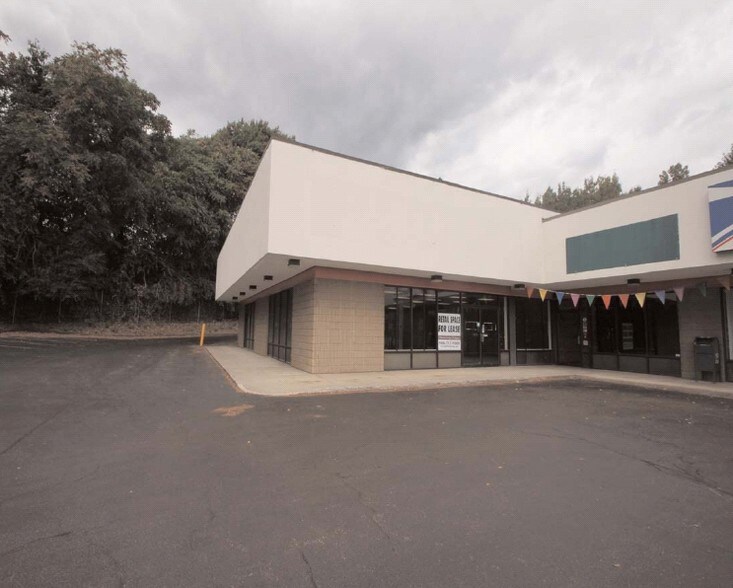 More Photos Of 560 Lincoln St, Worcester General Retail For Lease