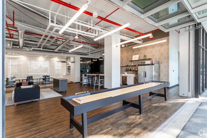 More Photos Of 8614 Westwood Center Dr, Vienna Office For Lease