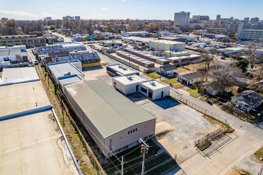 More Photos Of 807 S Xanthus Ave, Tulsa Warehouse For Lease
