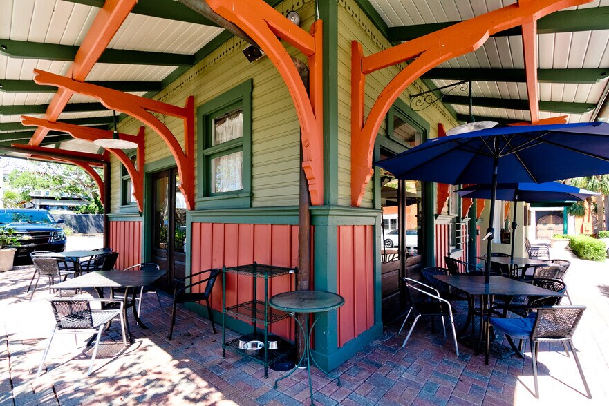 More Photos Of 1503 4th St, Sarasota Restaurant For Lease