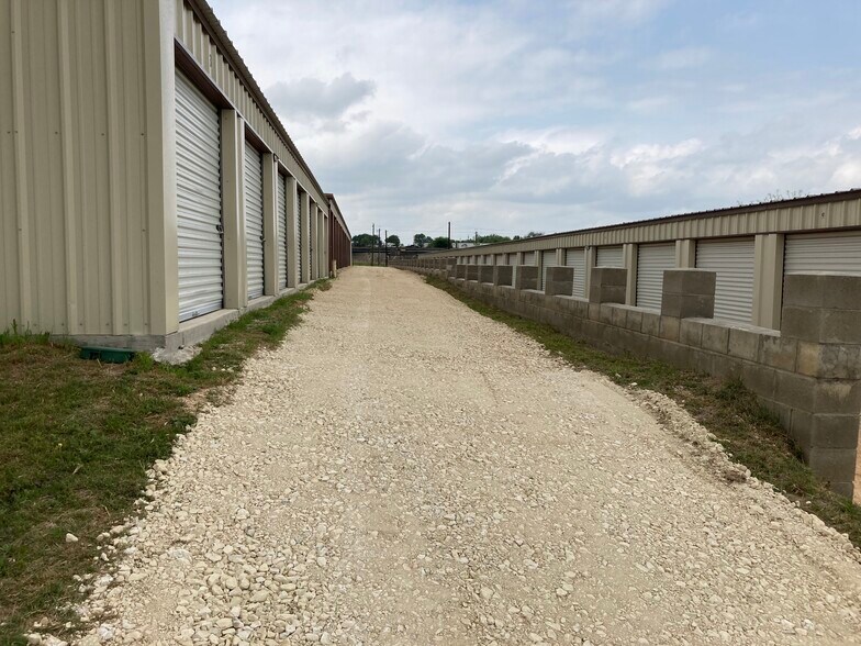 More Photos Of 4017 Interstate 10, Seguin Self Storage For Sale