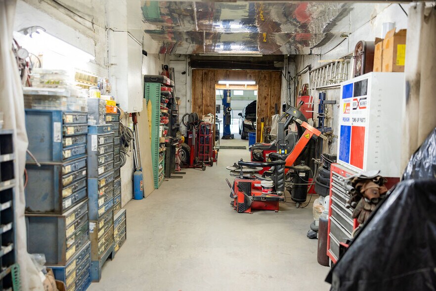 More Photos Of 8257 Frankford Ave, Philadelphia Auto Repair For Sale