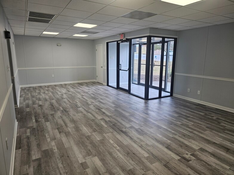 More Photos Of 3111 Hanover Rd, Johnson City Light Manufacturing For Lease