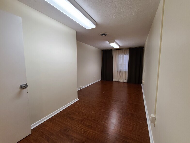 More Photos Of 392 Springfield Ave, Summit Office For Lease