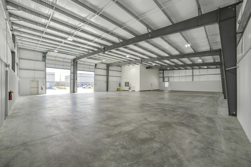 More Photos Of 1800 Meadow Edge Ln, Spring Unknown For Lease
