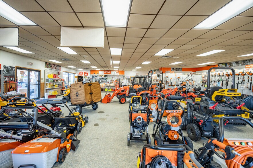 More Photos Of 19530 Garrett Hwy, Oakland Freestanding For Sale