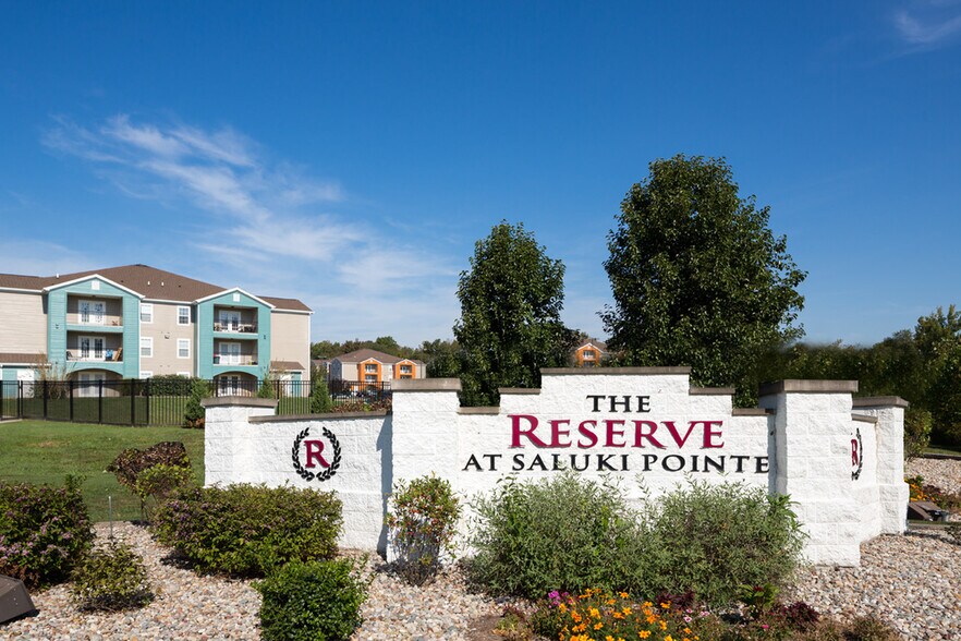 More Photos Of 500 Saluki Blvd, Carbondale Apartments For Sale