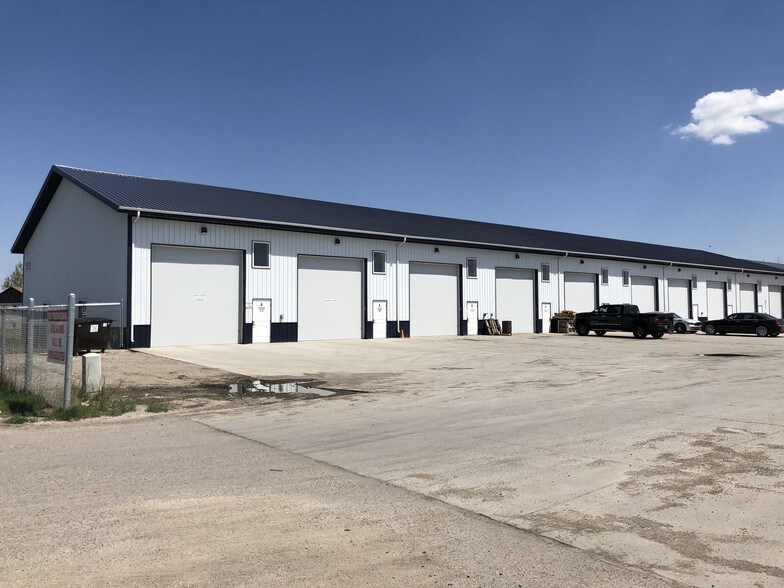 More Photos Of 1809 43rd St N, Fargo Warehouse For Lease