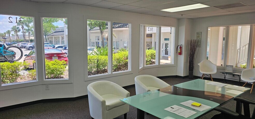 More Photos Of 218-384 Wilshire Blvd, Casselberry Office For Lease