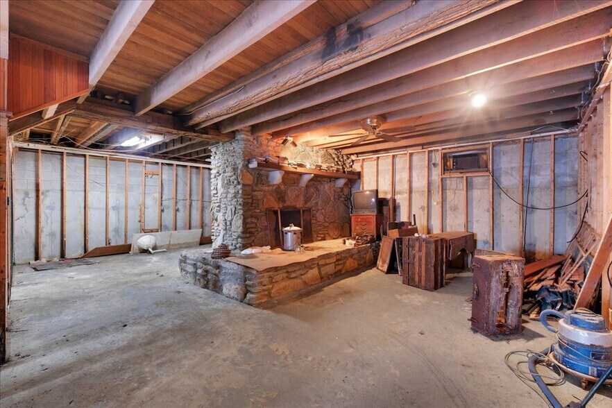 More Photos Of 9512 National Turnpike, Fairdale Land For Sale