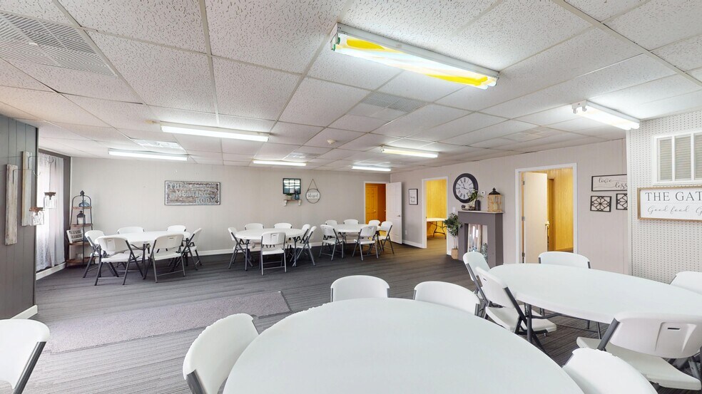 More Photos Of 707 Il Route 127, Greenville Flex For Sale