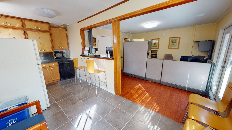 More Photos Of 1607 E 7th St, Austin Office For Sale