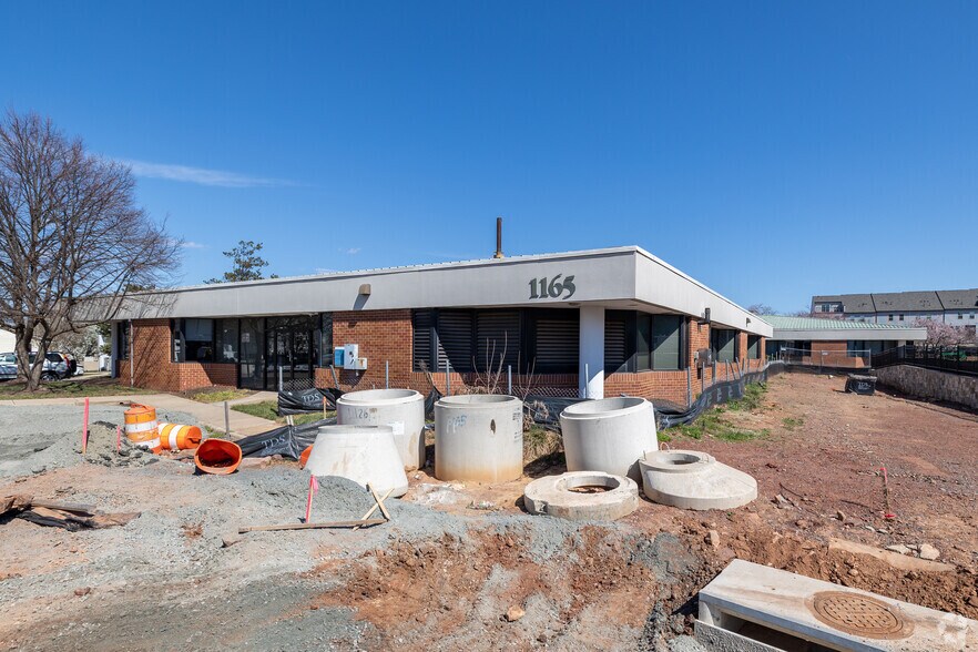 More Photos Of 1165 Herndon Pky, Herndon Flex For Sale