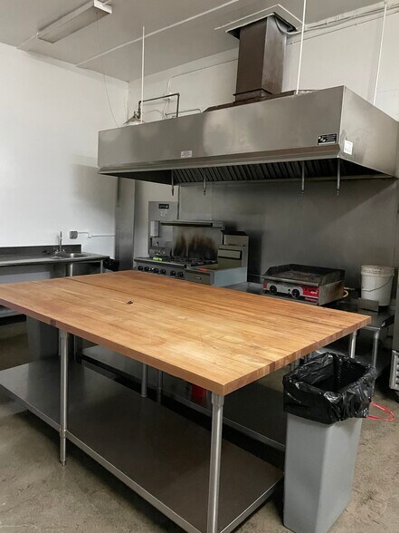 More Photos Of 9737 Joseph Campau St, Hamtramck Restaurant For Lease