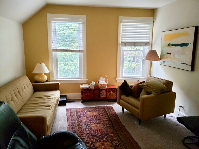 More Photos Of 115 S Vine St, Hinsdale Office Residential For Sale