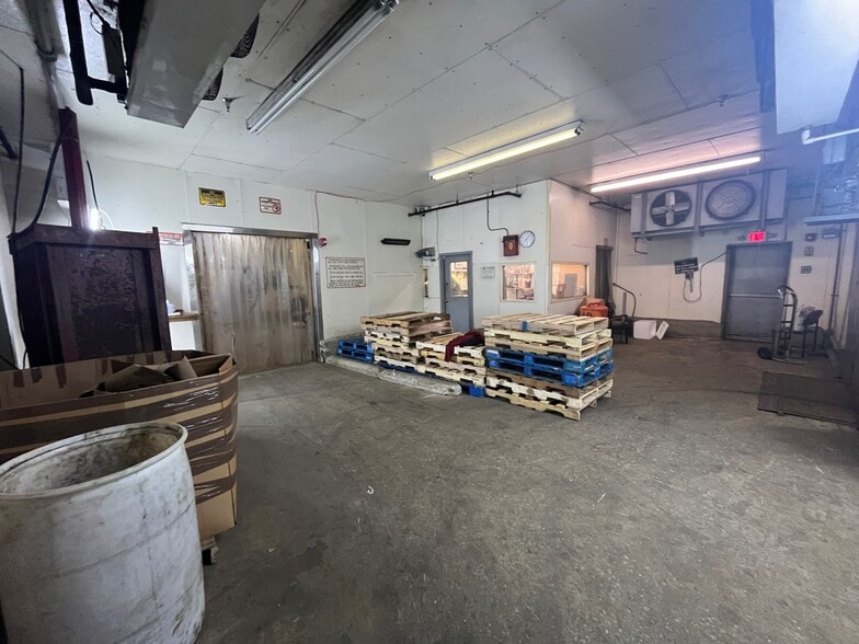More Photos Of 1300-1344 S Front St, Philadelphia Warehouse For Sale