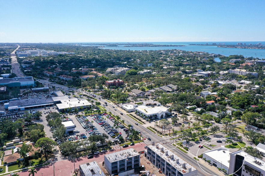 More Photos Of 544 S Washington Blvd, Sarasota Freestanding For Lease