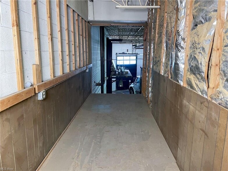 More Photos Of 8110 Lake Ave, Cleveland Manufacturing For Lease