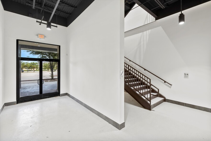 More Photos Of 2660 Old Denton Rd, Carrollton Unknown For Lease