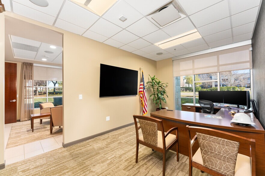 More Photos Of 975 Reserve Dr, Roseville Medical For Sale