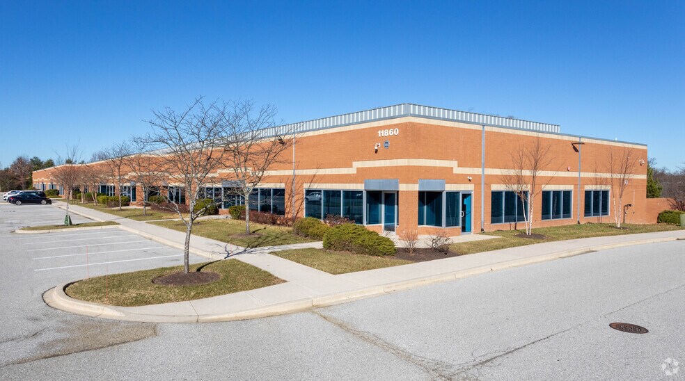 More Photos Of 11820-11860 W Market Pl, Fulton Unknown For Lease