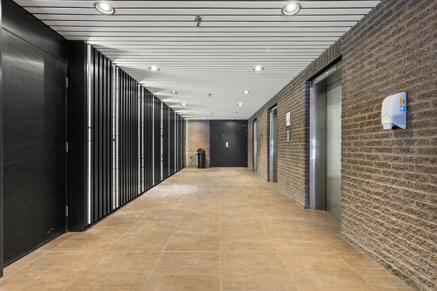 More Photos Of 9500 Rue Meilleur, Montréal Office For Lease