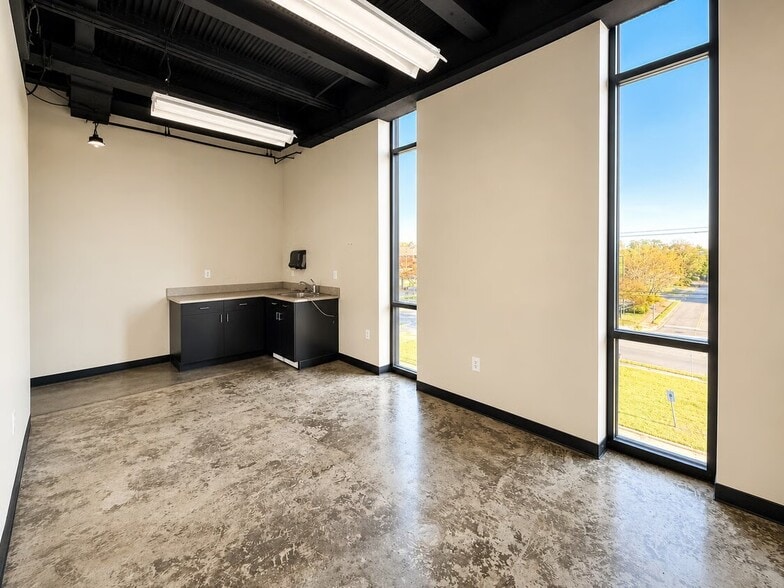 More Photos Of 1225 E Fifth St, Winston-Salem Office For Lease