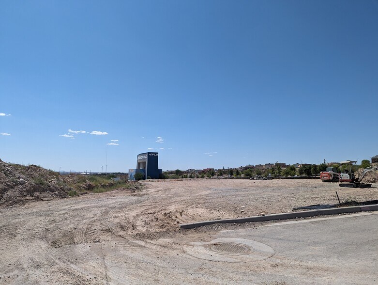 More Photos Of 400-420 Vin Rambla, El Paso Land For Sale