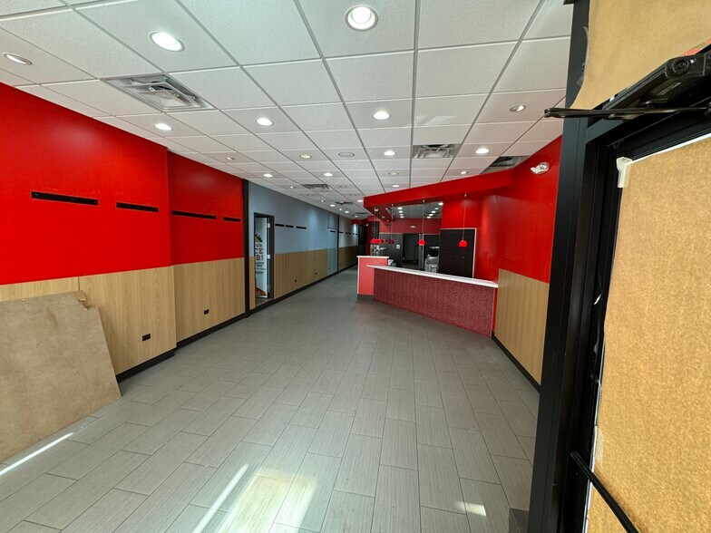 More Photos Of 1040-1044 Lake St, Oak Park Storefront Retail Office For Lease