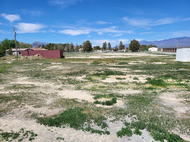 More Photos Of 521 Fairbanks St, Pahrump Self Storage For Sale