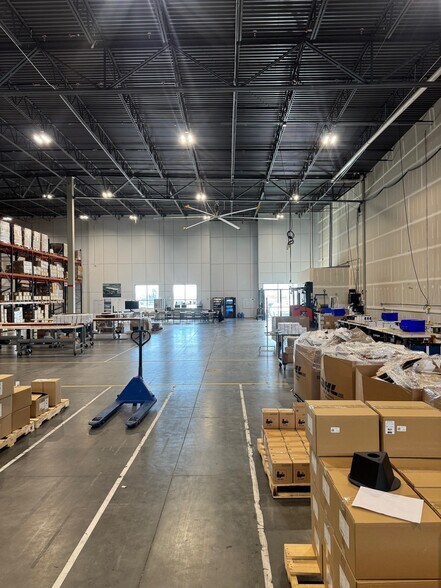 More Photos Of 910 W Center St, North Salt Lake Warehouse For Lease