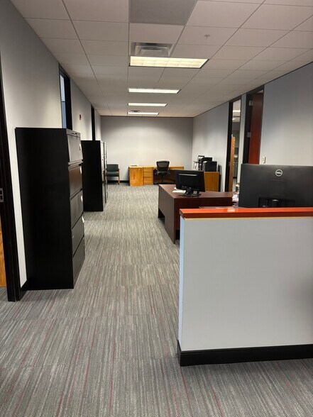 More Photos Of 8310 S Valley Hwy, Englewood Office For Lease
