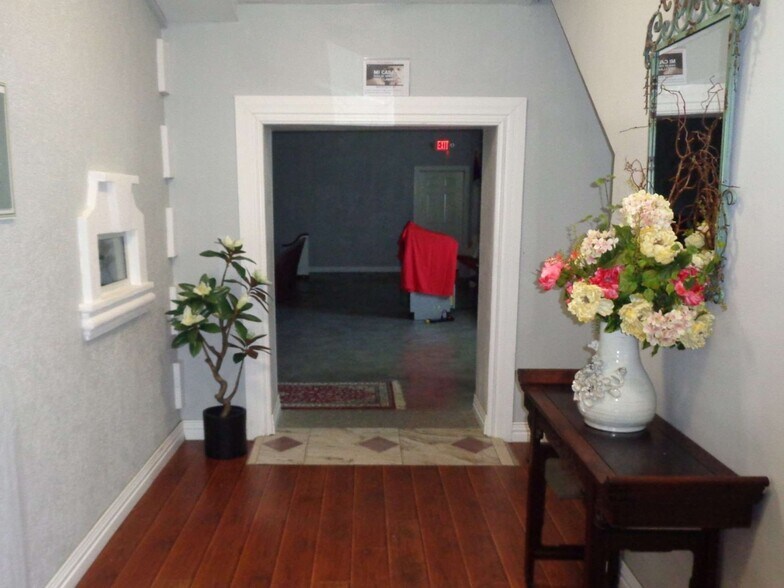 More Photos Of 16911 Pickering Rd, Conroe Warehouse For Sale