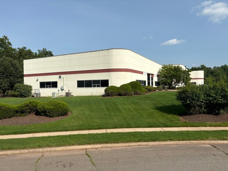 More Photos Of 1 Harvard Way, Hillsborough Flex For Lease