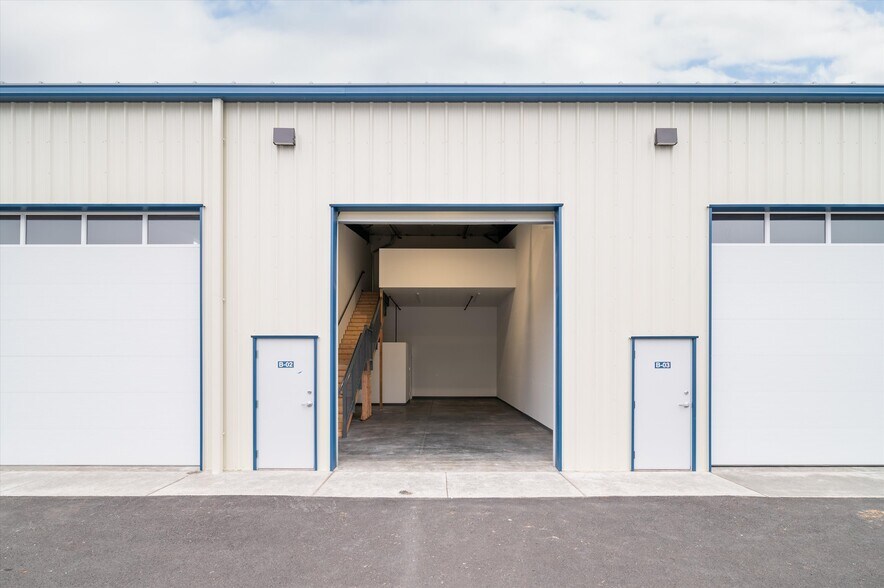 More Photos Of 1708 Carolina St, Bellingham Warehouse For Lease