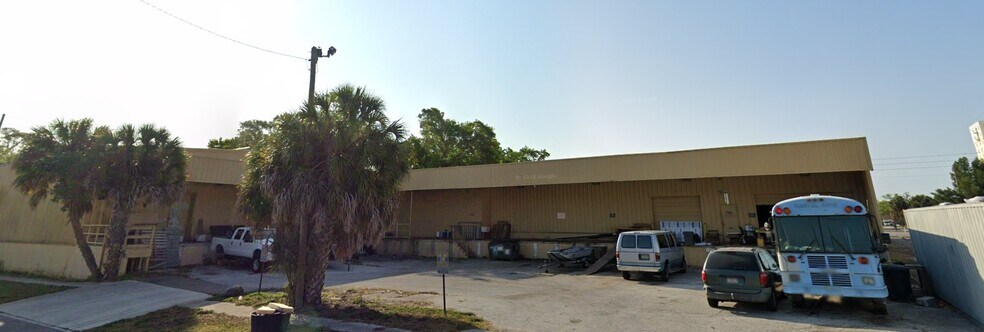 More Photos Of 703 Jones St, Clearwater Warehouse For Sale