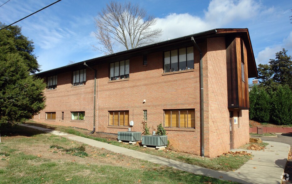 More Photos Of 220 Culpeper St, Warrenton Medical For Lease