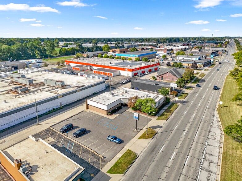 More Photos Of 24825 Michigan Ave, Dearborn Office For Lease