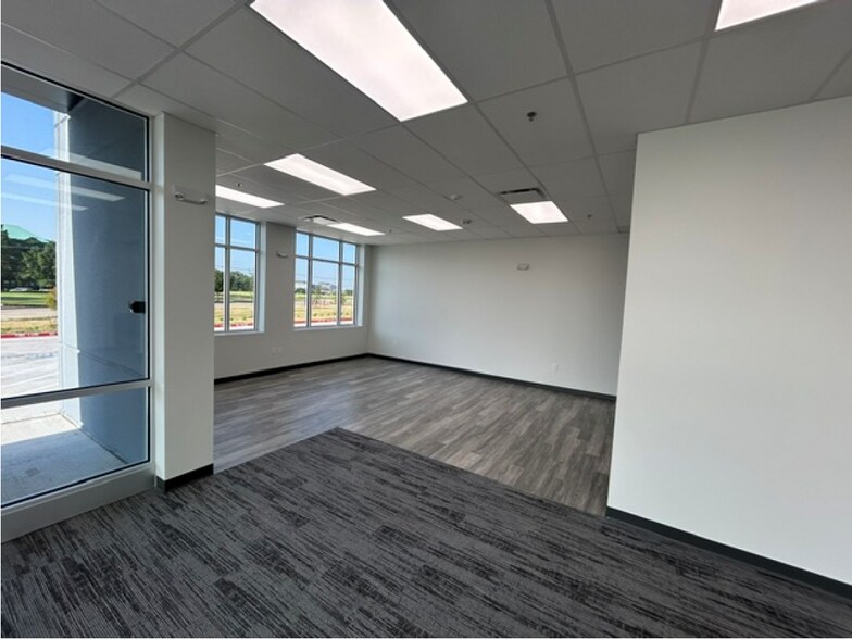 More Photos Of 1751 Valley View Ln, Farmers Branch Distribution For Lease