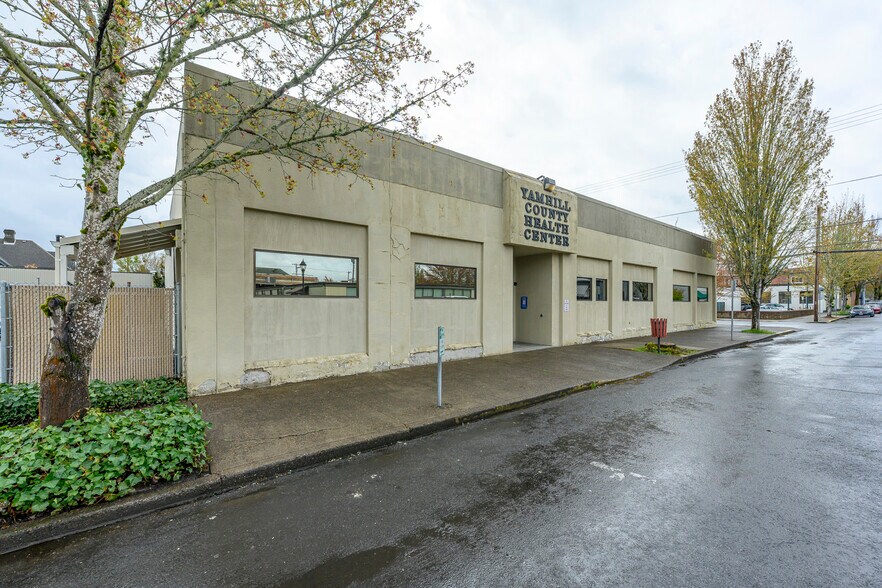 More Photos Of 424 NE Ford St, Mcminnville Office For Sale