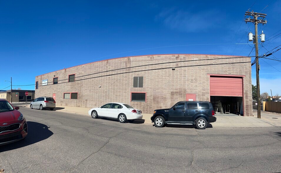 More Photos Of 3878-3898 S Jason St, Englewood Warehouse For Sale