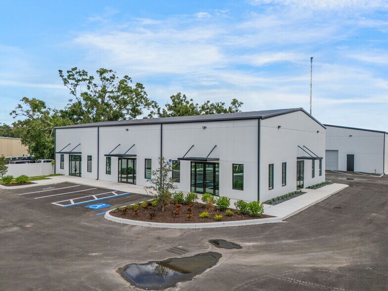 More Photos Of 124 Houle Ave, Sarasota Unknown For Lease