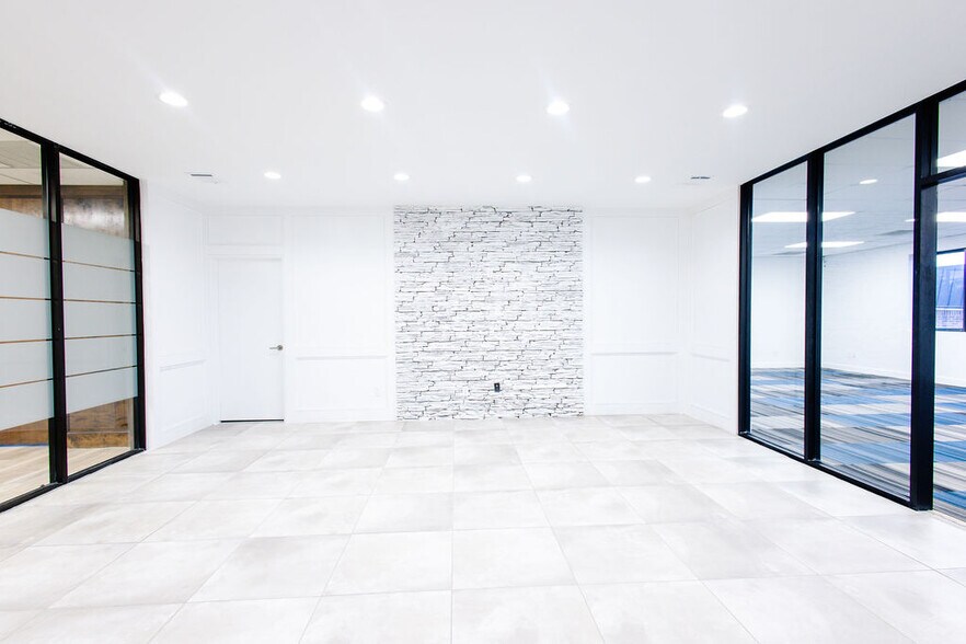 More Photos Of 8225 Westglen Dr, Houston Office For Sale